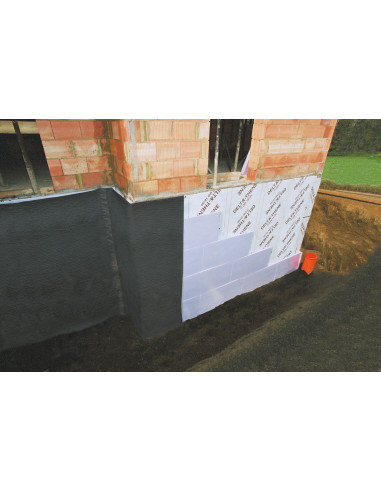 Drenažinė membrana su geotekstile DELTA-EQ DRAIN (2.4x12.5m). Gniuždymo stipris 250kN/m2. Skirta pamatų drenažui ir apsaugai. Ru