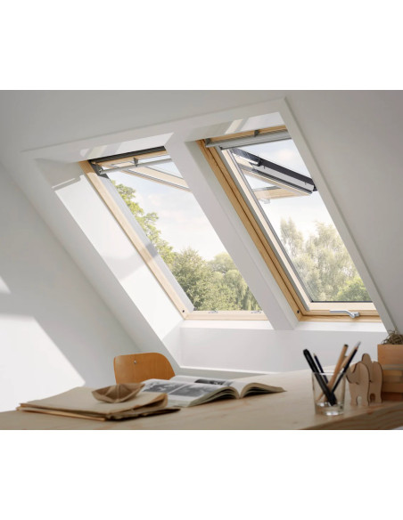 Stogo langas VELUX Premium GPL 3066 su rankena viršuje (įvairūs dydžiai). Statybinės medžiagos.