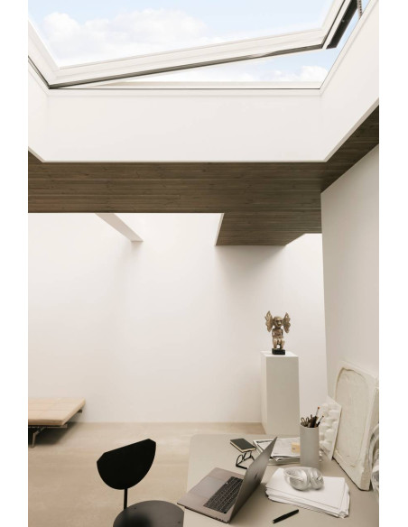 VELUX CVP 0573 elektrinis plokščio stogo langas | Su lietaus jutikliu | Statybų Turgus