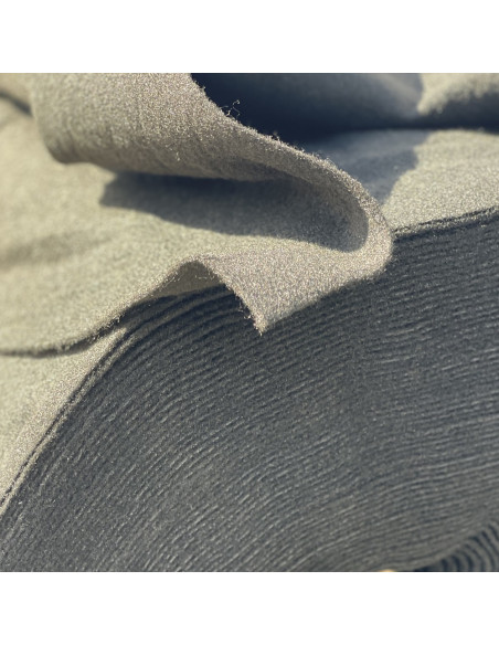 Geotekstilė neaustinė, juoda, plotis 4.5m, storis 200g/m2 (rulone 50m, t.y. 225m2)