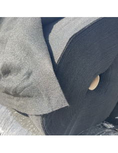 Geotekstilė neaustinė, juoda, plotis 4.5m, storis 200g/m2 (rulone 100m, t.y. 450m2) 2